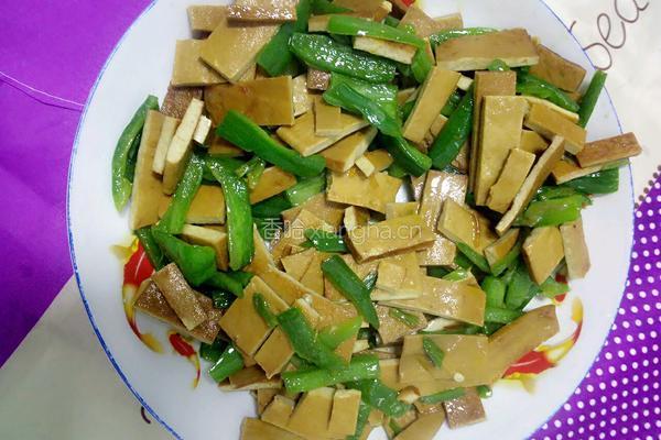 青椒炒豆干的做法图解5
