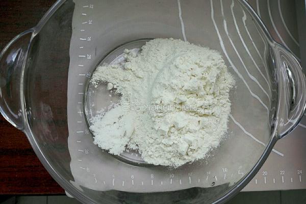 豆沙扭扭酥的做法图解2