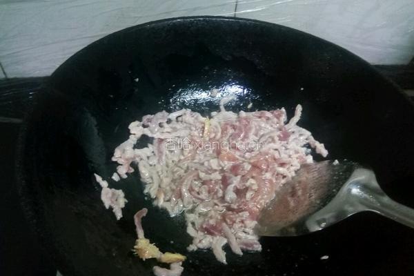白菜炒肉丝的做法图解3