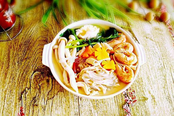 菌菇海鲜火锅鸡蛋面的做法图解9