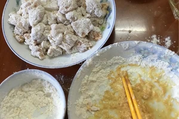 酸甜咕噜肉的做法图解3