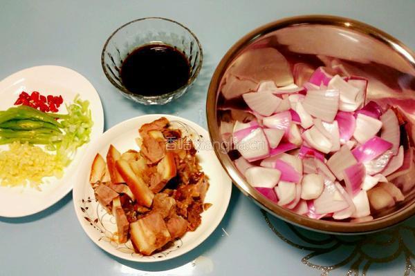 洋葱拌烧肉的做法图解1