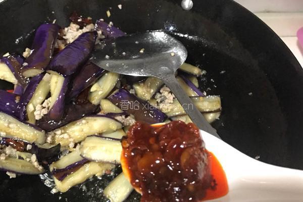 香辣肉末茄子煲的做法图解13