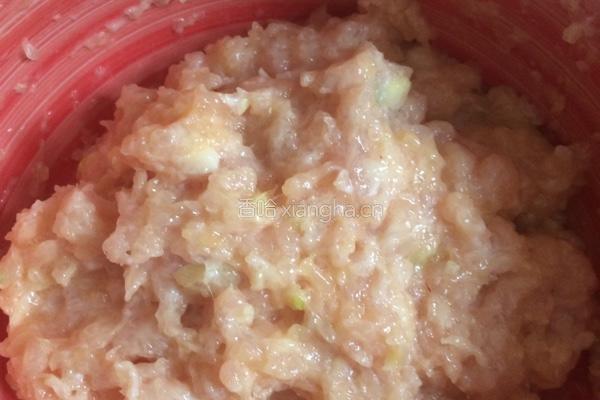鸡肉丸子炖小白菜的做法图解2