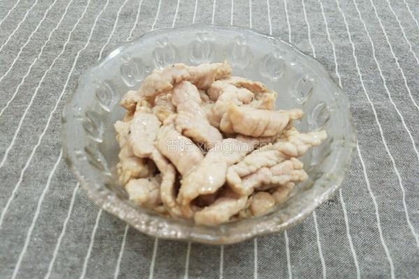 小蘑菇炒肉丝的做法图解10