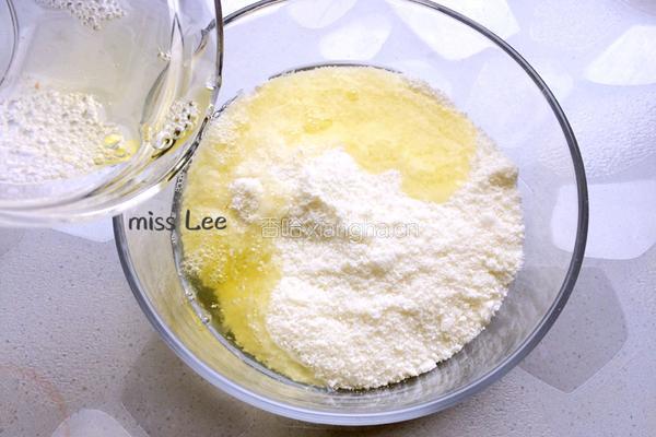 蛋白椰丝球的做法图解4