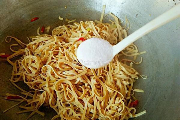 素炒千张的做法图解8