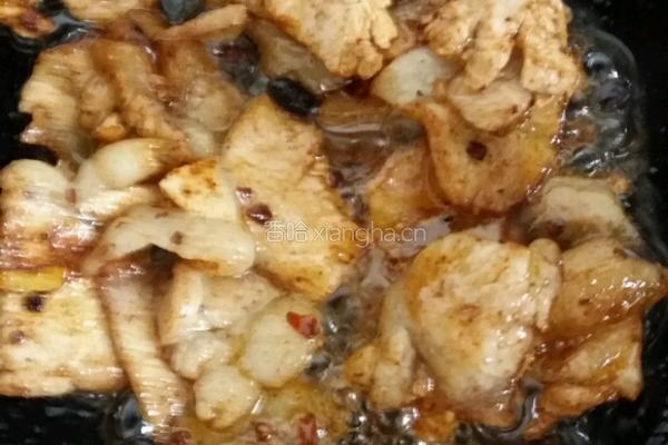 蒜苗回锅肉的做法图解7