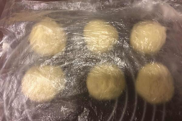 豆沙花朵面包的做法图解7