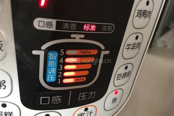 莲藕海带排骨汤的做法图解9