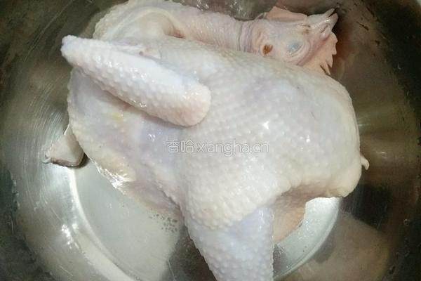 电饭煲焖鸡的做法图解1