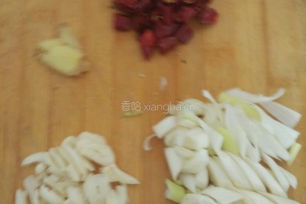 农家小炒肉的做法图解1