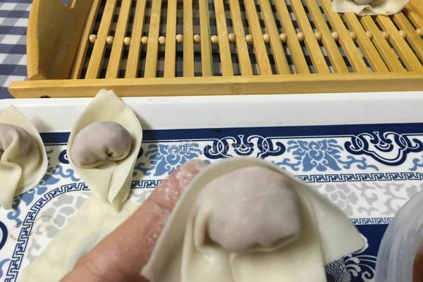 猪肉香菇大云吞的做法图解7