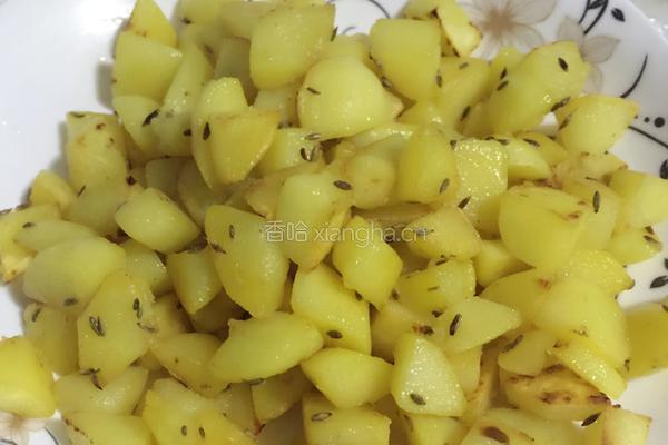 孜然小土豆的做法图解4