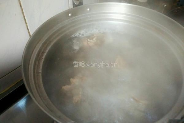 羊排萝卜汤的做法图解2