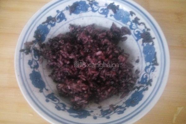 黑米寿司的做法图解1