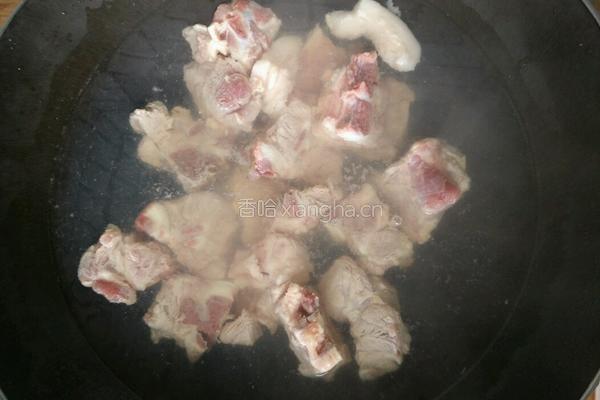 莲藕大骨汤的做法图解4