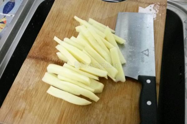炸土豆条的做法图解2