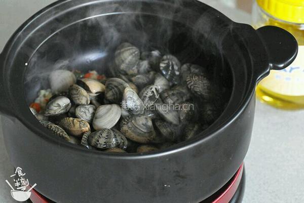 砂锅花甲粉的做法图解6