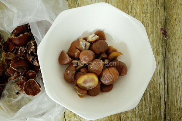 雪碧栗子鸡的做法图解2
