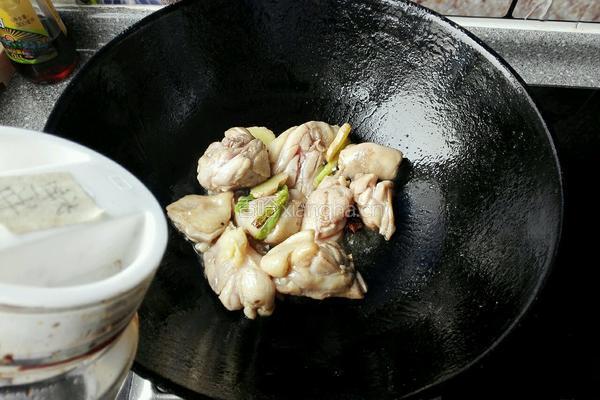 雪碧栗子鸡的做法图解6