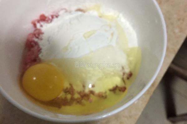 猪肉丸子汤的做法图解1