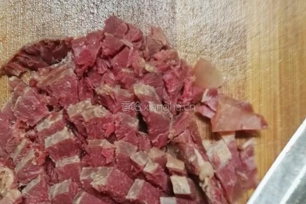 韭菜牛肉馅饼的做法图解2