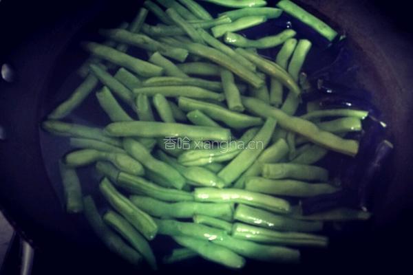 扁豆炒海米的做法图解6
