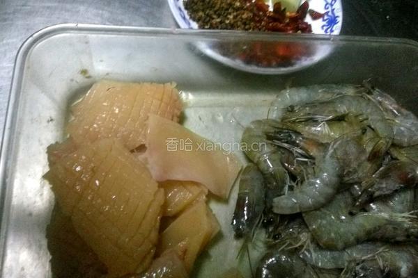 香辣鱿鱼虾的做法图解3