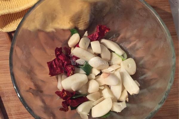 蒜蓉茼蒿的做法图解1