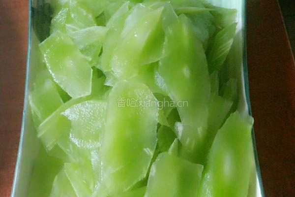 莴笋炒回锅肉的做法图解2
