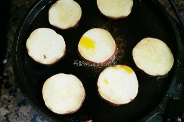 电饼铛烤地瓜片的做法图解2