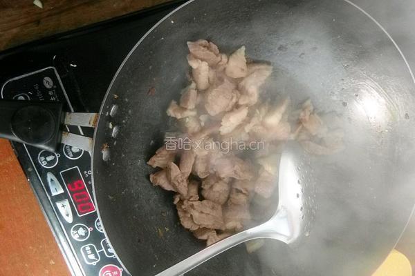 猪肉炖粉条的做法图解3