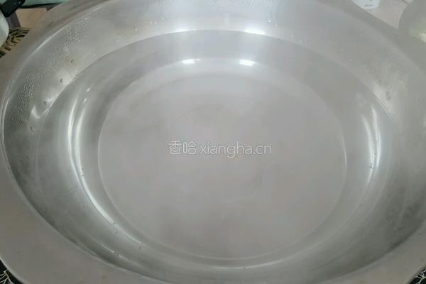 脊骨土豆海鲜锅的做法图解2