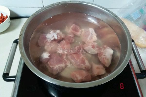 土豆烧排骨的做法图解2