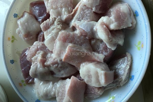 五花肉焖苦瓜的做法图解3