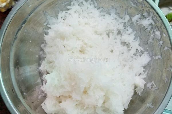 玉米饺子萝卜饺子的做法图解1