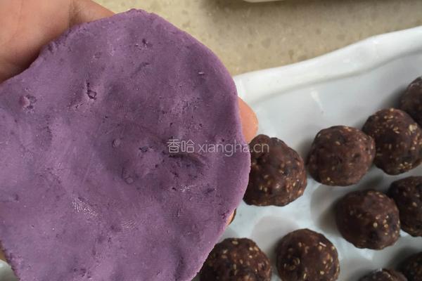 芝麻红豆馅紫薯饼的做法图解9