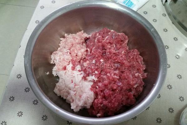 牛肉萝卜包子的做法图解2