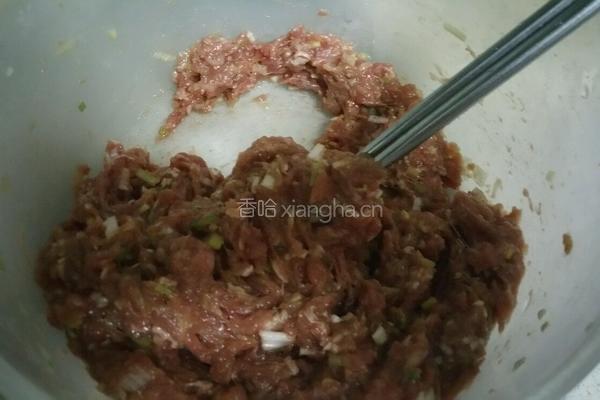 牛肉萝卜包子的做法图解3