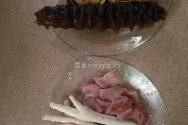 金龙胶海参炖鸡汤的做法图解1