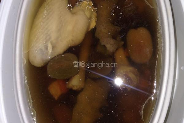 金龙胶海参炖鸡汤的做法图解5