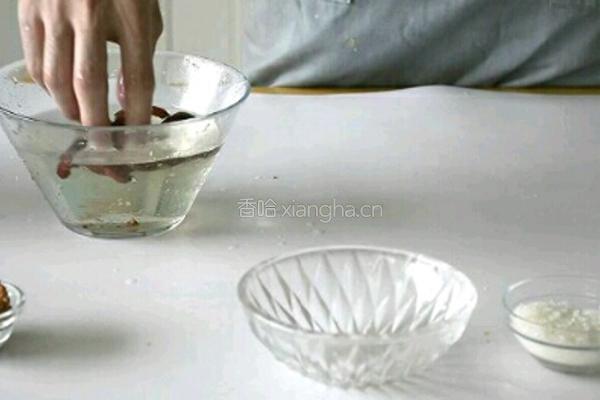 芡实核桃汁的做法图解2