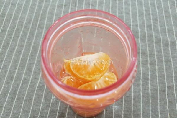 蜂蜜橘子汁的做法图解4