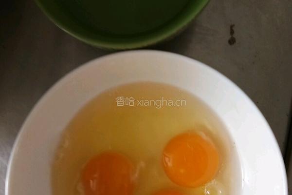 电饭煲蒸鸡蛋糕的做法图解2