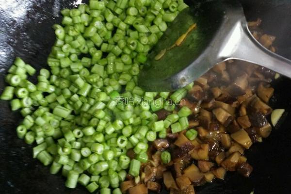 腊味彩疏炒饭的做法图解12
