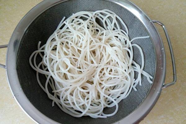 炒米粉的做法图解3