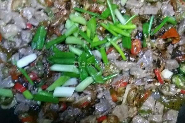 尖椒牛肉丁的做法图解12