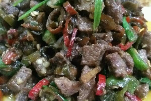 尖椒牛肉丁的做法图解13