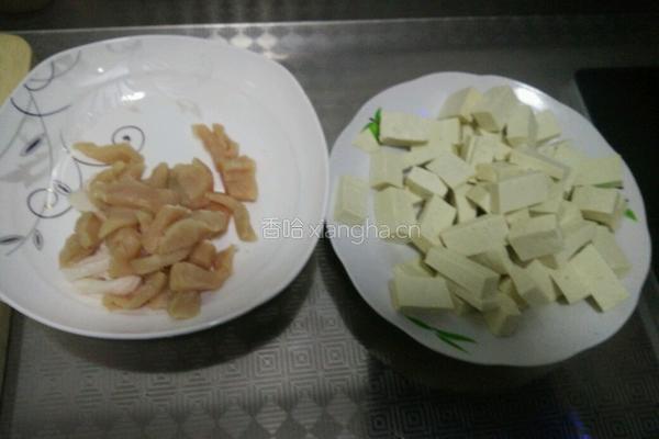 白菜炖豆腐的做法图解1